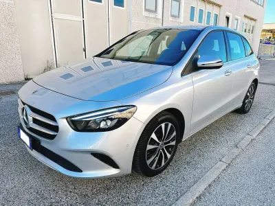 Gebraucht Mercedes B250e Business 160 PS (117 kW) 2022 Silber Van / Kleinbus