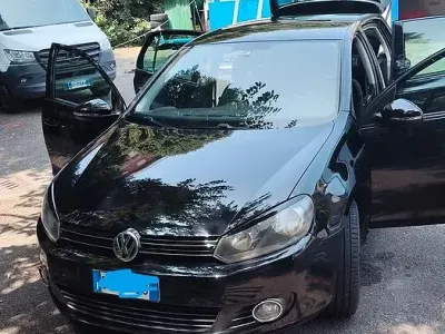 Usata VW Golf VI 102 CV (75 kW) 2009 Nero Utilitaria