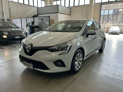 Usata Renault Clio V Business 86 CV (63 kW) 2021 Bianco Berlina