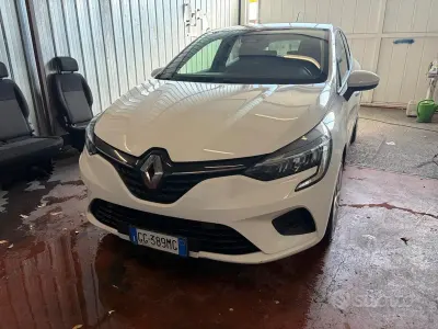 Usata Renault Clio V Zen 101 CV (74 kW) 2022 Bianco Berlina