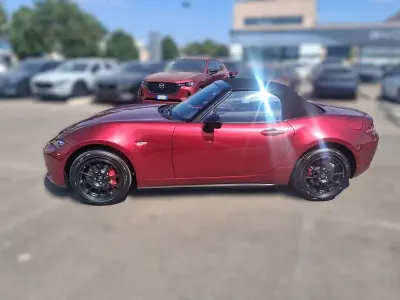 Nuova Mazda MX5 132 CV (97 kW) 2026 Soul red crystal Cabrio