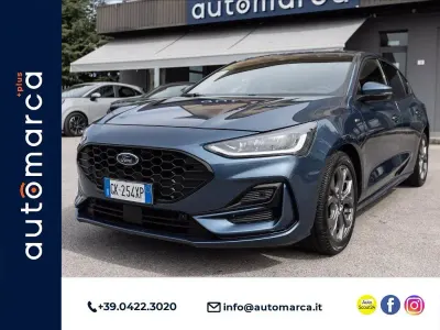 Usata Ford Focus ST-Line 125 CV (91 kW) 2022 Blue metallic (metalliclackierung) Berlina