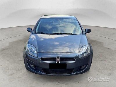 Usata Fiat Bravo 105 CV (77 kW) 2010 Marrone Utilitaria