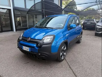Usata Fiat Panda Cross Cross 69 CV (50 kW) 2024 Blu Utilitaria