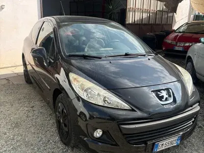 Usata Peugeot 207 Allure 68 CV (50 kW) 2012 Nero Berlina