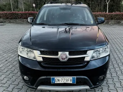 Usata Fiat Freemont Lounge 170 CV (125 kW) 2012 Blu SUV