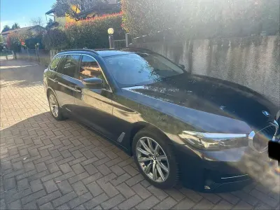 Usata BMW 520 Luxury Line 190 CV (139 kW) 2024 Grigio Station wagon