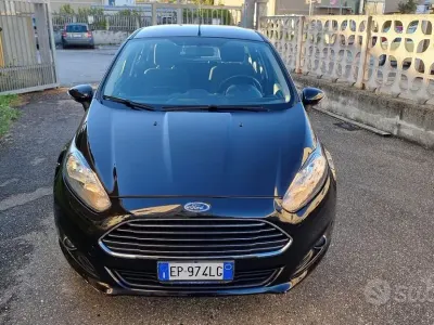 Usata Ford Fiesta Titanium 80 CV (58 kW) 2012 Nero Berlina