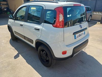 Usata Fiat Panda 4x4 S 85 CV (62 kW) 2019 Bianco Utilitaria