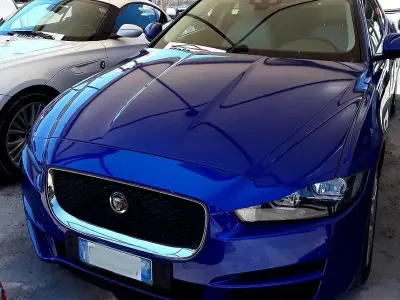 Usata Jaguar XE 2017 Blu Berlina