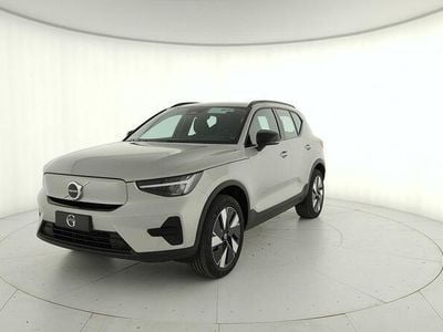 Argento Usata 2023 Volvo XC40 Core SUV | 45.600 €