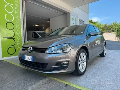 Usata VW Golf VII Highline 110 CV (80 kW) 2016 Grigio Berlina