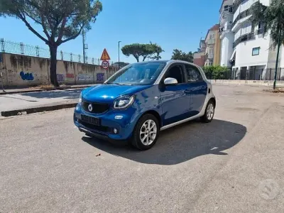 Begagnad Smart ForFour Passion 90 HK (66 kW) 2017 Blå Halvkombi