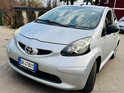 Usata Toyota Aygo Sol 67 CV (49 kW) 2007 Grigio Utilitaria