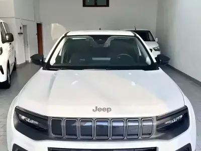 Usata Jeep Avenger Longitude 101 CV (74 kW) 2023 Bianco SUV