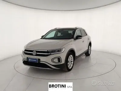 Usata VW T-Roc Style 110 CV (80 kW) 2022 Grigio SUV
