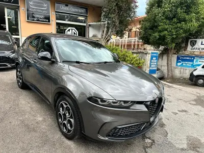Usado Alfa Romeo Tonale Sprint 131 CV (96 kW) 2025 Gris SUV