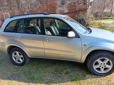 Usata Toyota RAV4 150 CV (110 kW) 2003 Grigio SUV