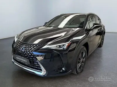 Usata Lexus UX Executive Line 183 CV (134 kW) 2022 Nero SUV