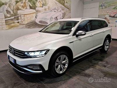 Usata VW Passat Alltrack 200 CV (147 kW) 2021 Bianco Station wagon