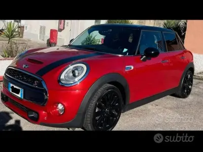 Begagnad Mini Cooper S 192 HK (141 kW) 2016 Röd Halvkombi