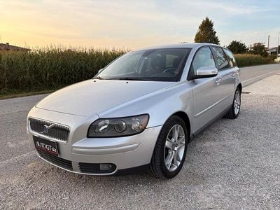 Usata Volvo V50 Momentum 179 CV (131 kW) 2006 Grigio Station wagon