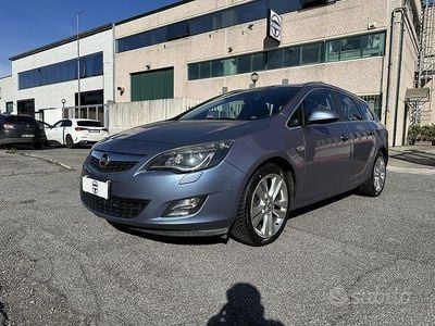 Usata Opel Astra Cosmo 140 CV (102 kW) 2012 Blu/azzurro Station wagon