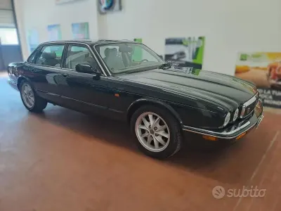Usata Jaguar XJ Executive 237 CV (174 kW) 1998 Verde Berlina