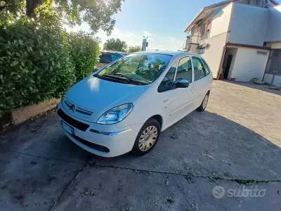 Usata Citroën Xsara Picasso Elegance 109 CV (80 kW) 2006 Bianco Monovolume