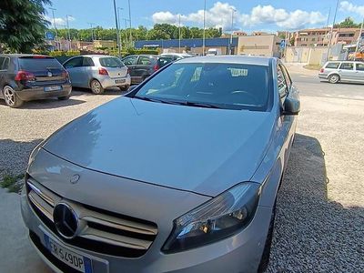 Usata Mercedes A180 122 CV (89 kW) 2013 Grigio Berlina
