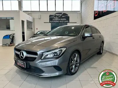 Usata Mercedes CLA180 122 CV (89 kW) 2018 Grigio scuro Coupé