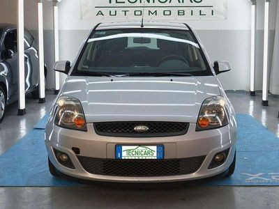 Begagnad Ford Fiesta Titanium 75 HK (55 kW) 2008 Grå Halvkombi