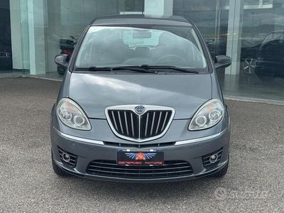 Usata Lancia Musa Platinum 95 CV (69 kW) 2011 Grigio Monovolume