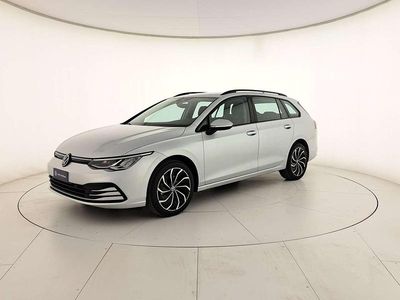 Usata VW Golf VIII Life 110 CV (80 kW) 2023 Reflex silver metallizzato Station wagon