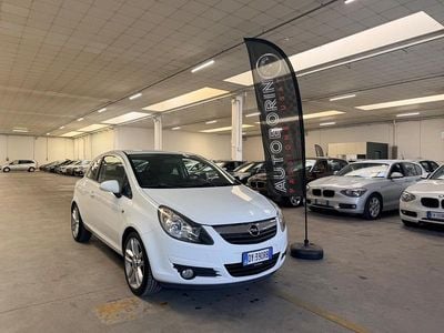 Usata Opel Corsa Sport 75 CV (55 kW) 2009 Bianco Utilitaria