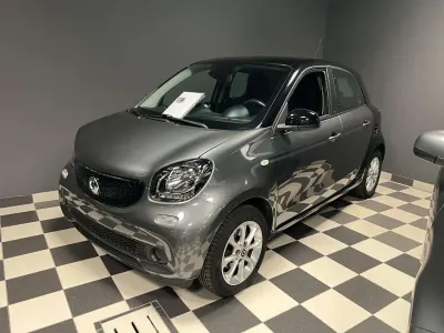 Usata Smart ForFour Passion 71 CV (52 kW) 2016 Grigio Utilitaria