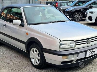 Usata VW Golf Cabriolet Classicline 101 CV (74 kW) 1997 Argento Cabrio