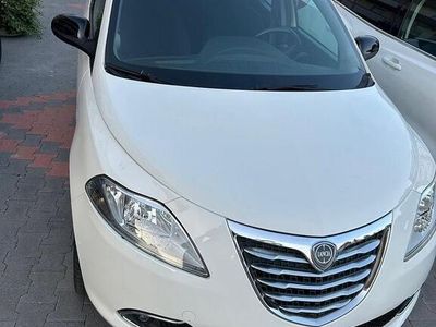 Usata Lancia Ypsilon 69 CV (50 kW) 2015 Bianco Utilitaria