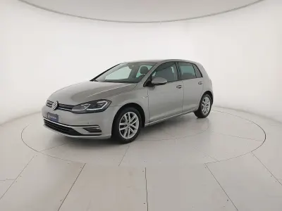 Usado VW Golf VIII Executive 131 CV (96 kW) 2020 Plateado Berlina