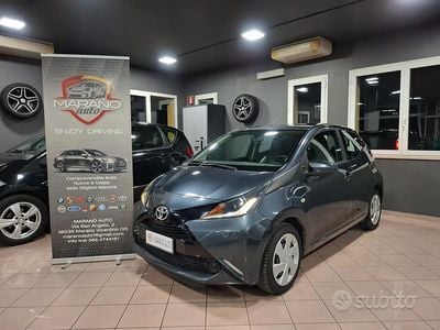 Gebraucht Toyota Aygo 69 PS (50 kW) 2015 Grau Kleinwagen