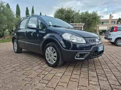 Usata Fiat Sedici Dynamic 135 CV (99 kW) 2013 Bluazzurro SUV