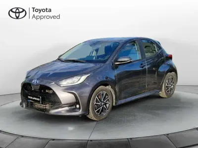 Usata Toyota Yaris Hybrid Trend 116 CV (85 kW) 2022 Dark grey Berlina