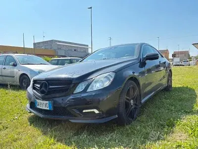 Usado Mercedes E250 AMG 204 CV (150 kW) 2009 Negro Coupe
