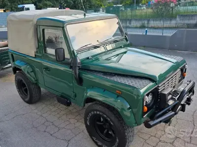 Usata Land Rover Defender 122 CV (89 kW) 2003 Verde Pick-up