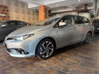 Usata Toyota Auris Touring Sports Active 99 CV (72 kW) 2015 Grigio Station wagon