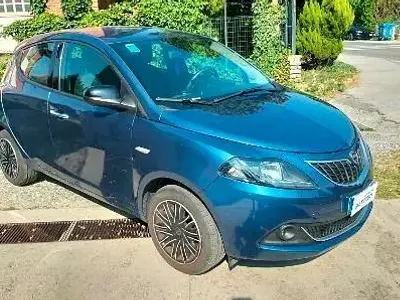 Usata Lancia Ypsilon Gold 69 CV (50 kW) 2022 Blu Utilitaria