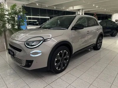 Usata Fiat 600 La Prima 101 CV (74 kW) 2025 Beige capuccino SUV