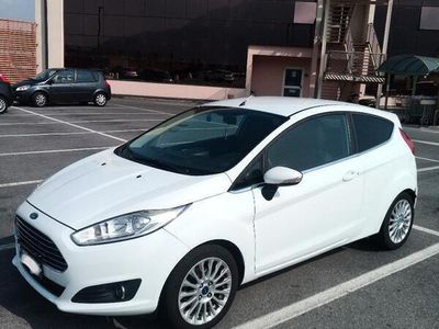 usata Ford Fiesta 5ª serie - 2015