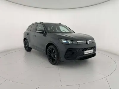 Nuova VW Tiguan R-line Plus 150 CV (110 kW) 2026 Dolphin grey metallizzato SUV