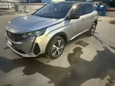 Usata Peugeot 3008 Allure 131 CV (96 kW) 2022 Grigio SUV